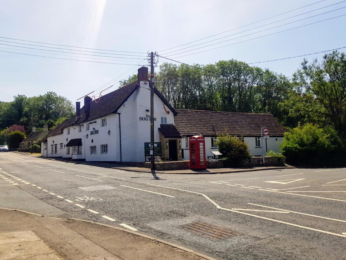 The Dog Inn Old Sodbury Exteriör bild